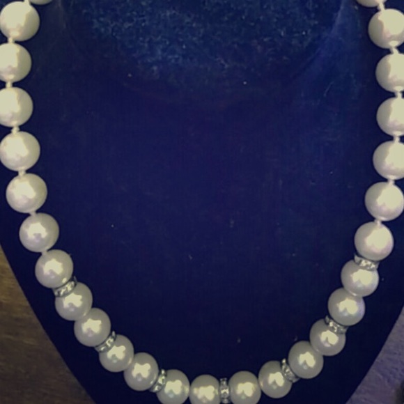 Jewelry - Pearl necklace with crystal accents Jewelry - Pearl necklace with crystal accents